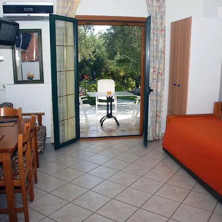 Annas Villa Keri Room photo